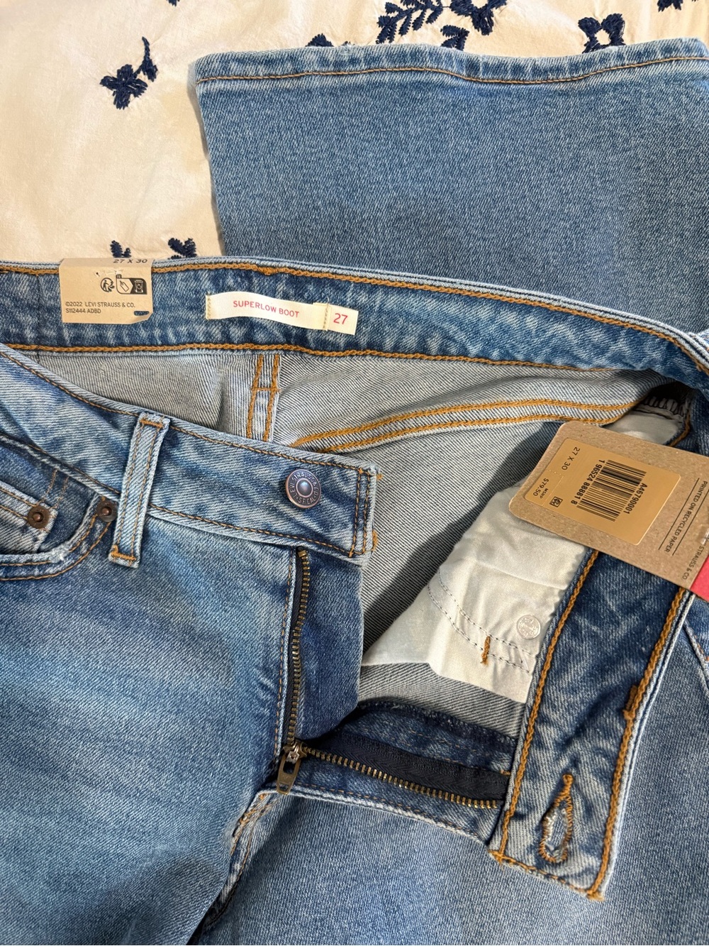 Levi's SUPERLOW BOOTCUT JEANS 27W x 30L - Picture 4 of 7